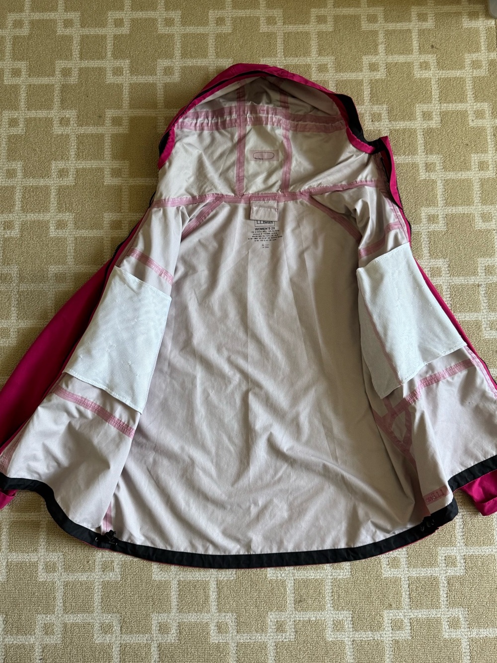 L.L. Bean Waterproof Hooded Rain Jacket Packable Shell Oink 2X - Picture 8 of 11